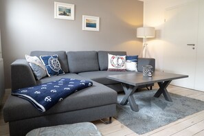 Smart TV, video games, DVD player, video library