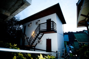 Superior Old Building | 住宿正面 - 傍晚/夜晚