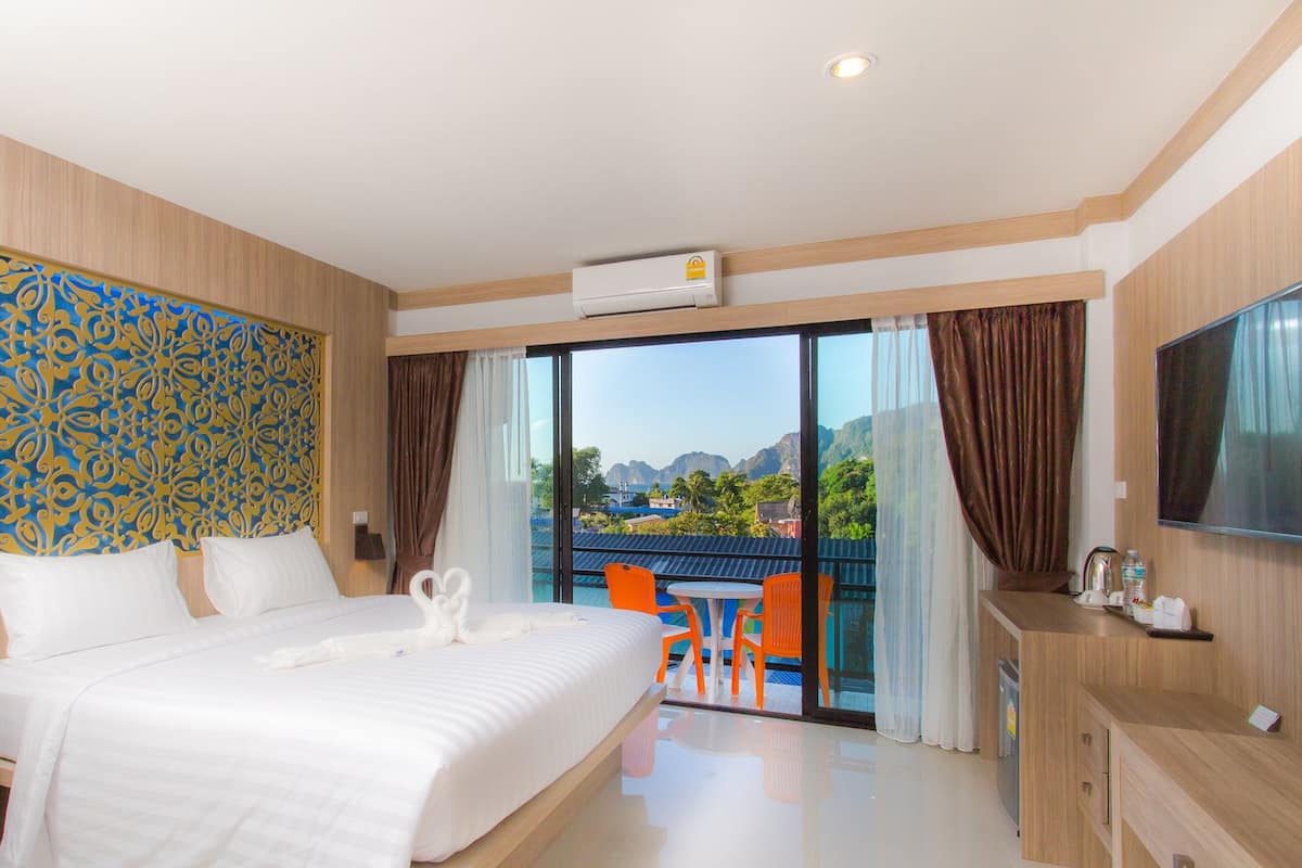 In-room safe, blackout curtains, rollaway beds