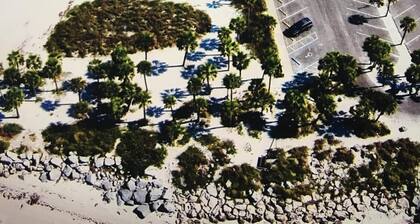 UUSI LOCATION WATERFRONT, LÄMMITYS POOL HOME ON DEAD END STREET! BEAUTIFUL SUNSET