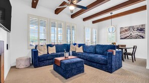 Flat-screen TV, fireplace, DVD player