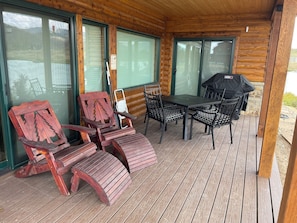 Outdoor dining - A Little Bit of Heaven in Colorado - Lakeside lodge with fishing, great location (Grand Lake)