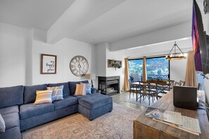 TV, fireplace