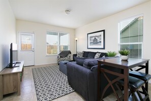 Smart TV - Large Home Near Lackland: 30-Day min stay. (San Antonio)