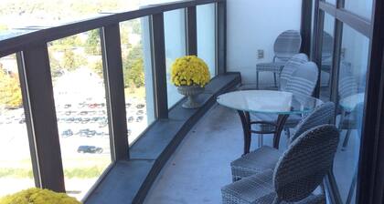 3 Bd/3 Ba Conveniently Located Near Market & High Point University