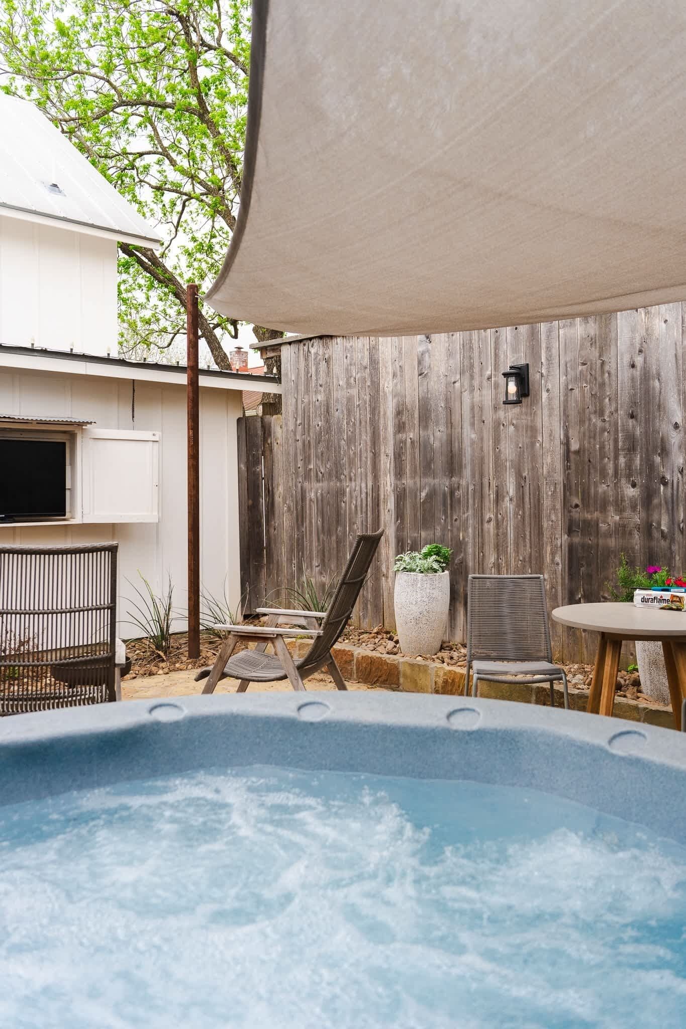 Outdoor spa tub