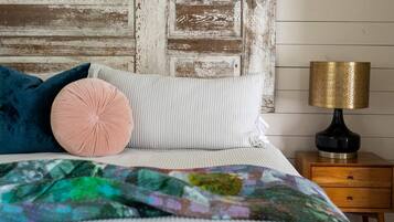 1 bedroom, iron/ironing board, travel cot, WiFi