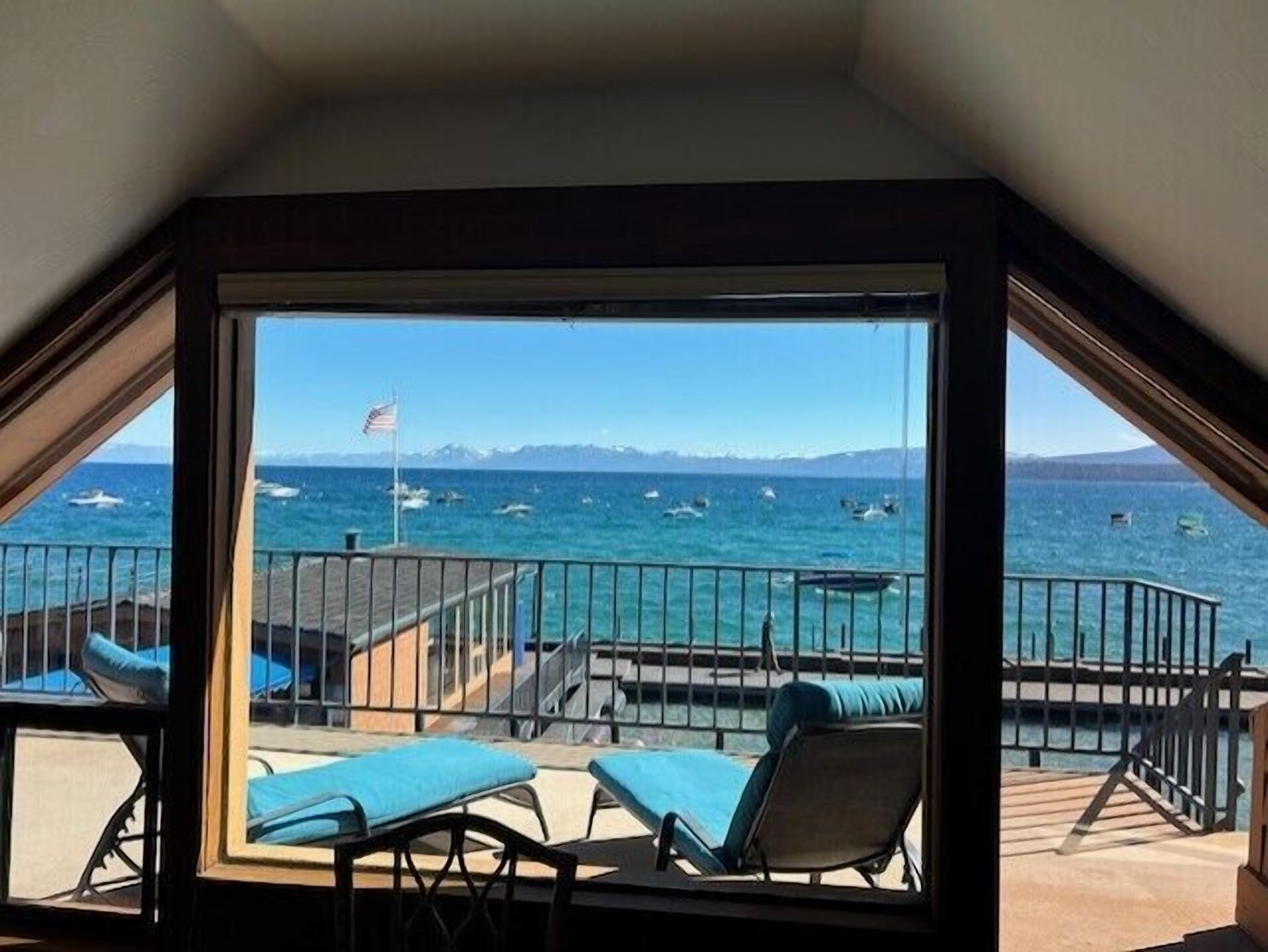 Lakefront condo #4, 1 bedroom/1.5 bath, Excellent views!