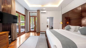 Standard Room, Pool View | In-room safe, desk, iron/ironing board, free WiFi