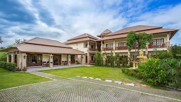 Meja sambut tetamu