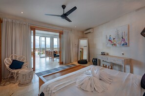 Villa Asri - One bedroom villa with pool and ocean views | Individually decorated, individually furnished, desk, rollaway beds - Aqua Nusa - Boutique Lembongan Villas (Lembongan Island)