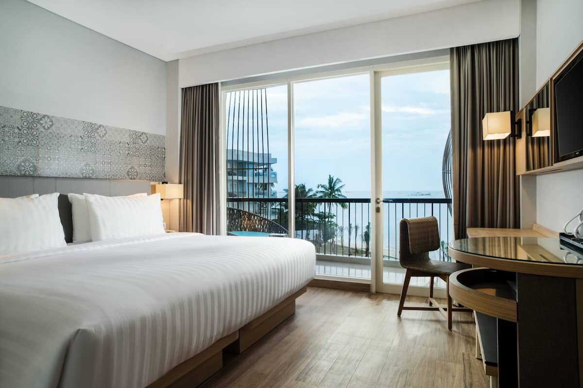 in-room safe, desk, soundproofing, free wifi