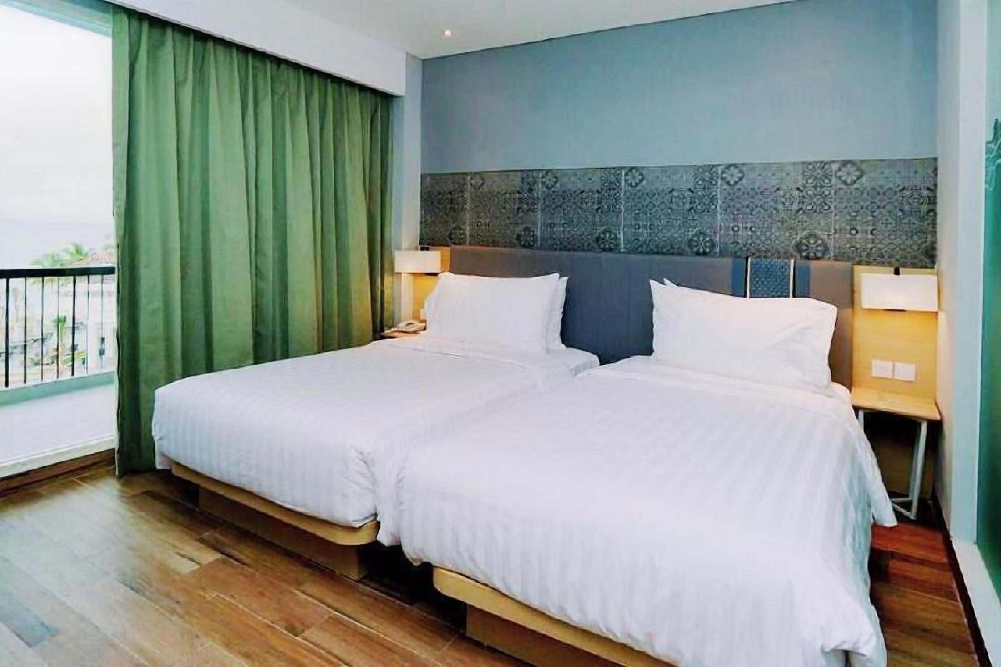 In-room safe, desk, soundproofing, free WiFi