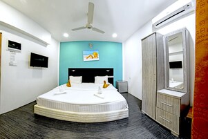 Habitación Deluxe, 1 cama de matrimonio grande | 1 dormitorio, ropa de cama de alta calidad, minibar y caja fuerte