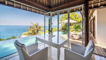 Sea Villa | In-room dining