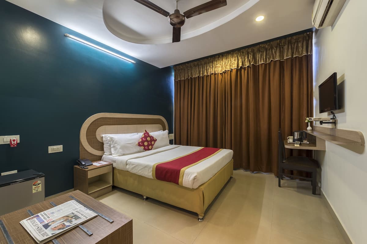 Standard Double Room, 1 Queen Bed, Balcony, City View