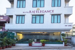 Front of property - Hotel Raj Elegance - Manayata Tech Park (Bengaluru)