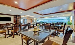 International cuisine - Hotel Raj Elegance - Manayata Tech Park (Bengaluru)