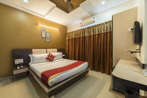 Standard Double Room, 1 Queen Bed, Balcony, City View | Premium bedding, minibar, in-room safe, desk - Hotel Raj Elegance - Manayata Tech Park (Bengaluru)