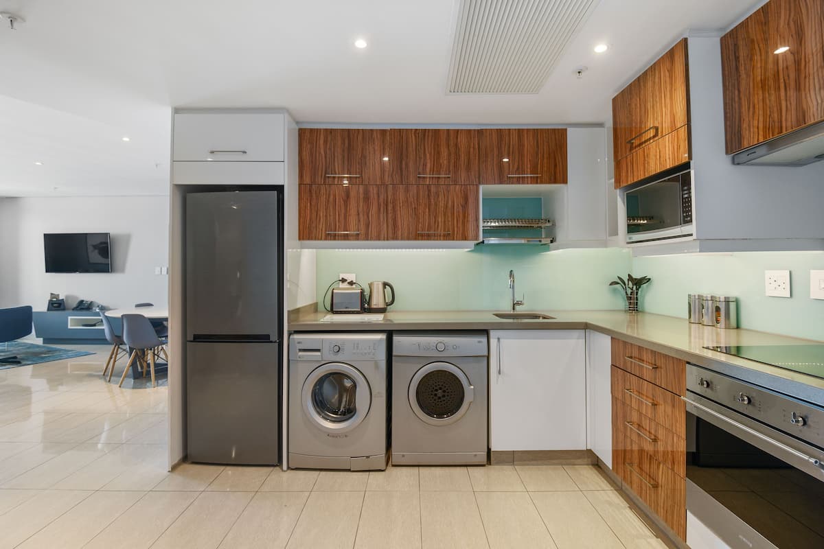 fridge, microwave, coffee/tea maker, electric kettle