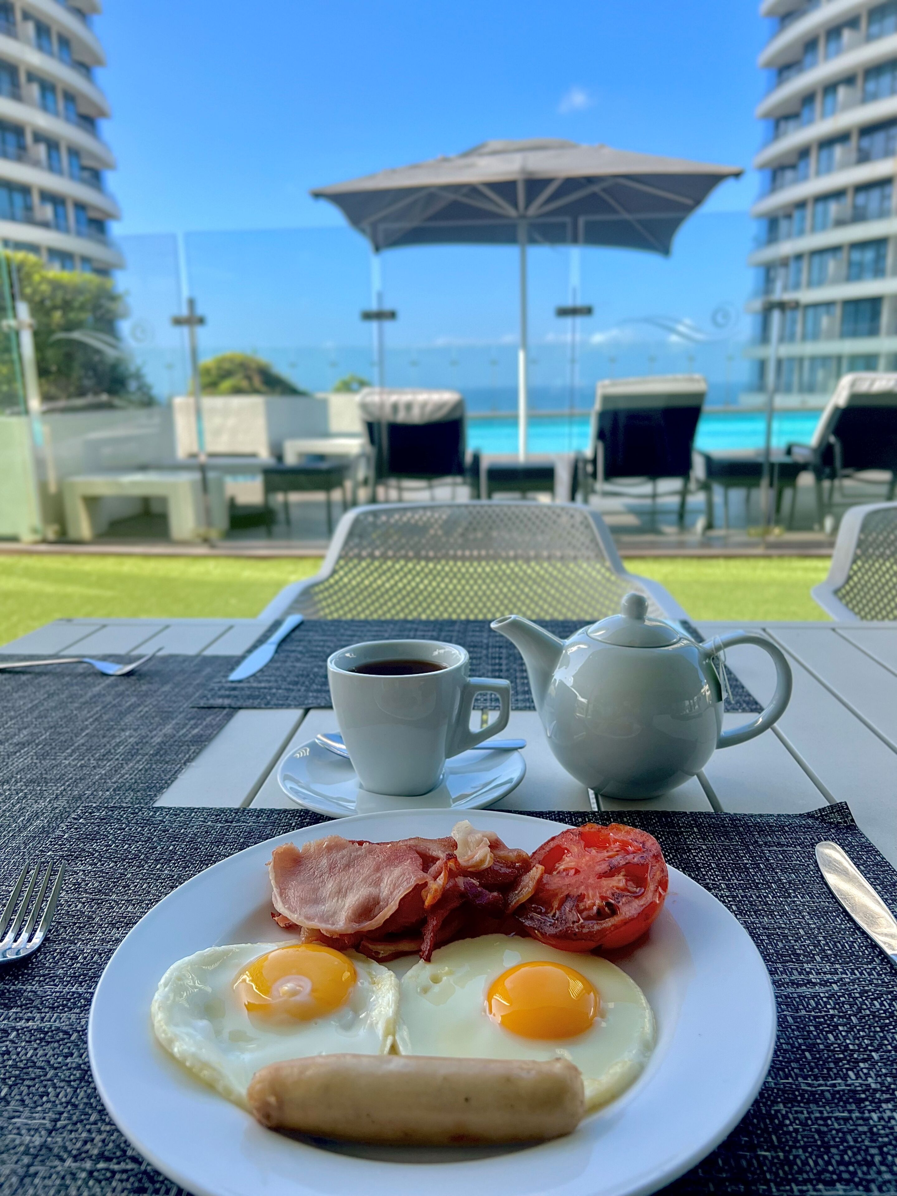 อาหารเช้าแบบบุฟเฟ่ต์ทุกวัน (ZAR 285 ต่อคน)