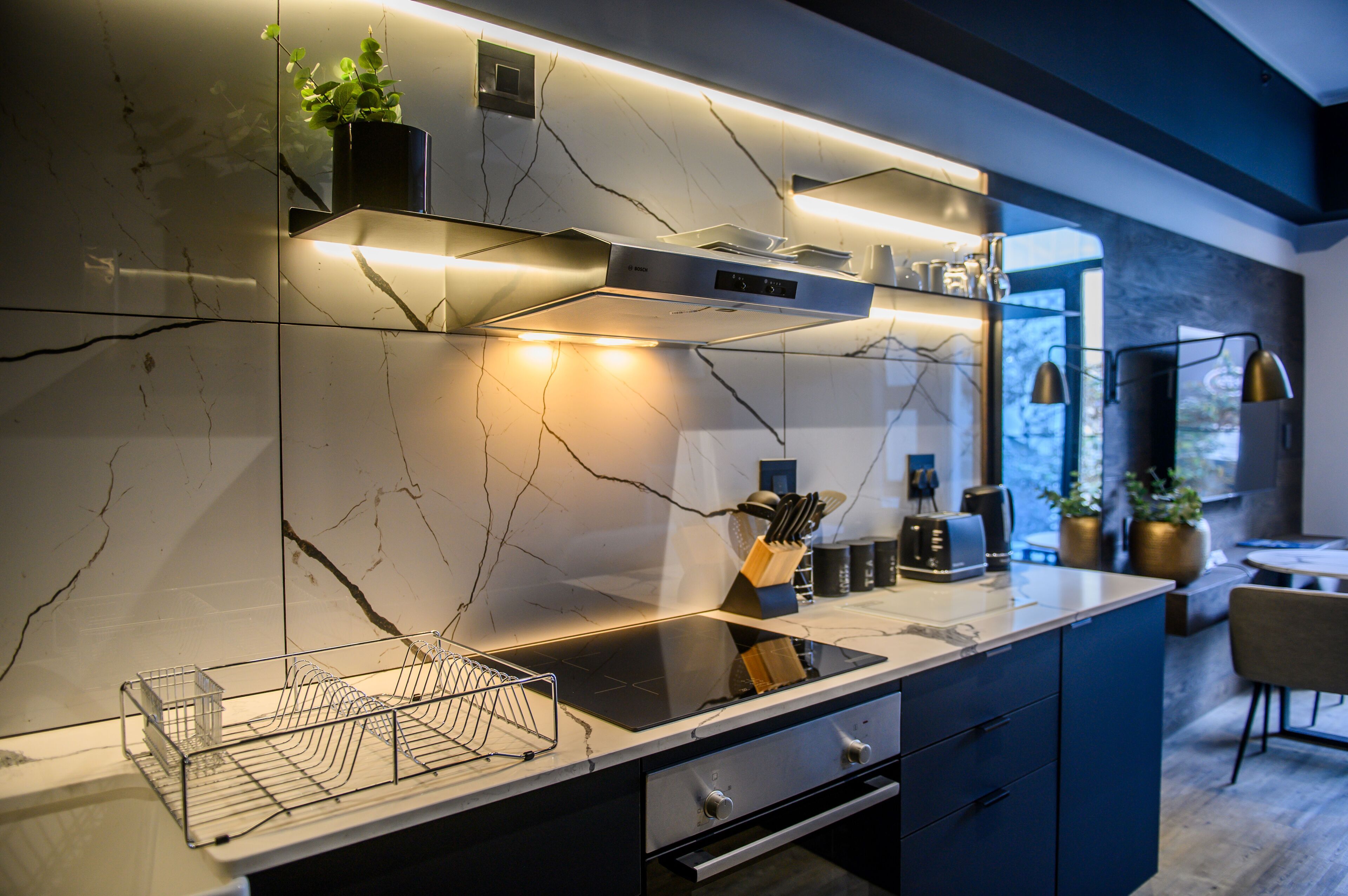 deluxe apartment, 2 bedrooms, balcony | private kitchen | fridge, microwave, coffee/tea maker, electric kettle