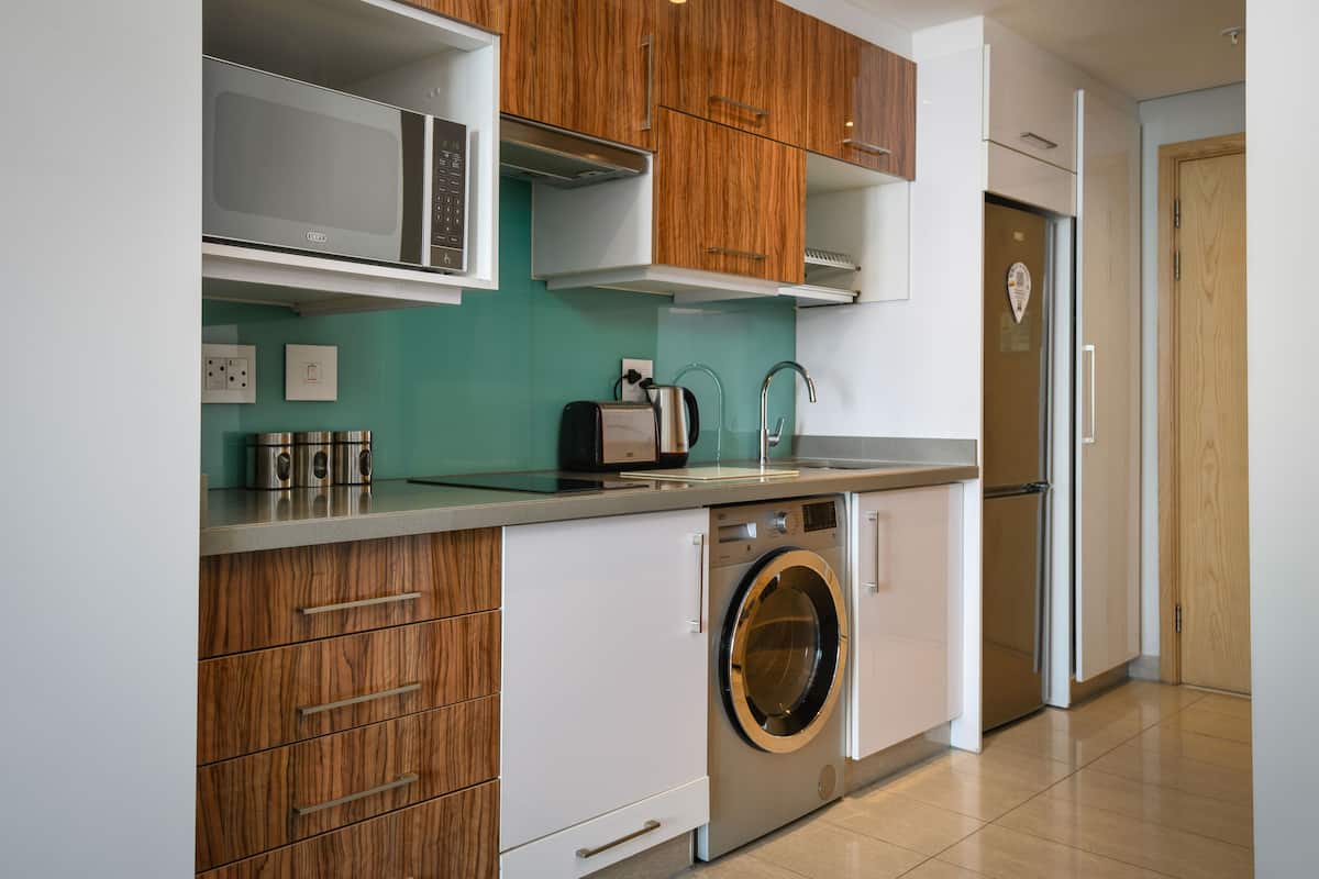 fridge, microwave, coffee/tea maker, electric kettle