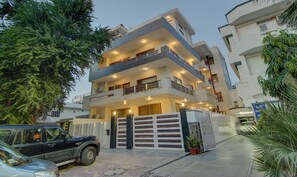 Exterior - Itsy Hotels Swastika Inn Sector 26 (Noida)
