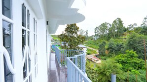 Standard Room | Balcony - Treebo Kurinji Wanderlust (Devikolam)