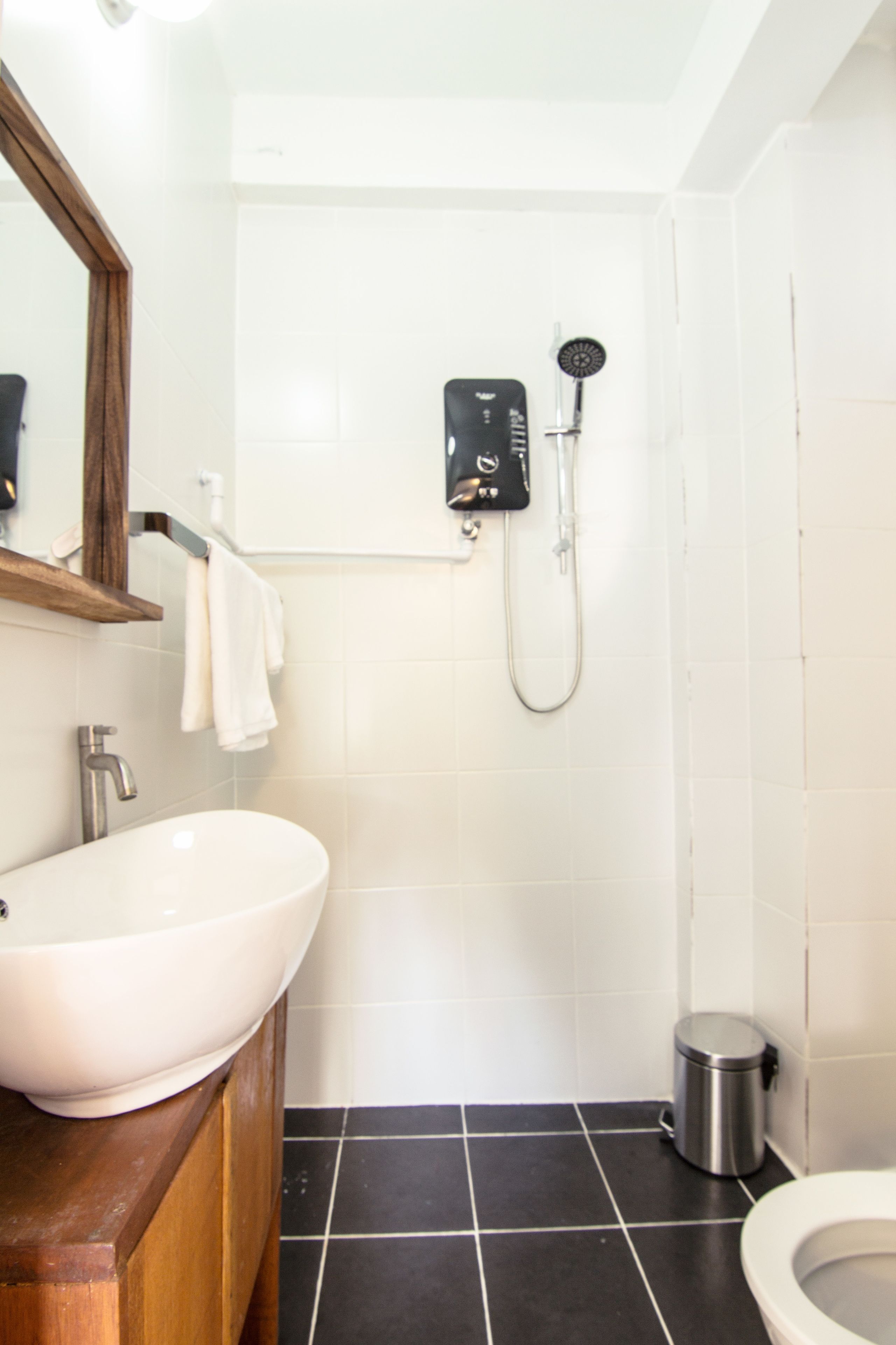 modern apartment, 1 bedroom | bathroom | shower, free toiletries, hair dryer, bidet