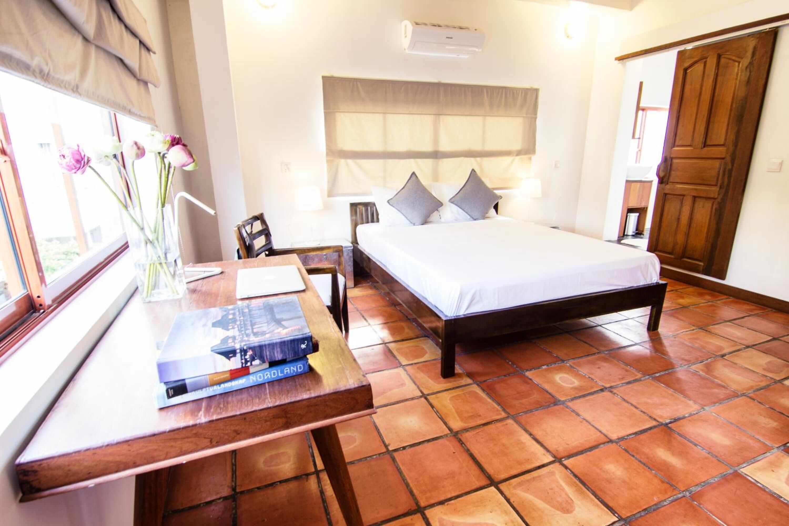 individually decorated, individually furnished, desk, free wifi