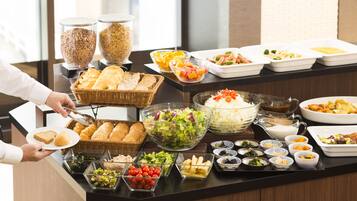 Café da manhã com buffet todos os dias mediante uma taxa
