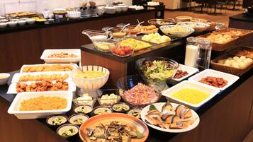 Daily buffet breakfast (JPY 1600 per person)