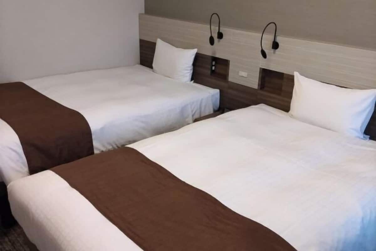 Down duvets, desk, blackout curtains, soundproofing