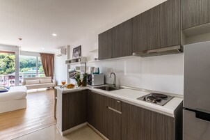 Superior Studio, Balcony | Private kitchen | Fridge, microwave, stovetop, toaster