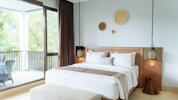 Family Villa, Private Pool | 1 bedroom, desk, blackout drapes, iron/ironing board