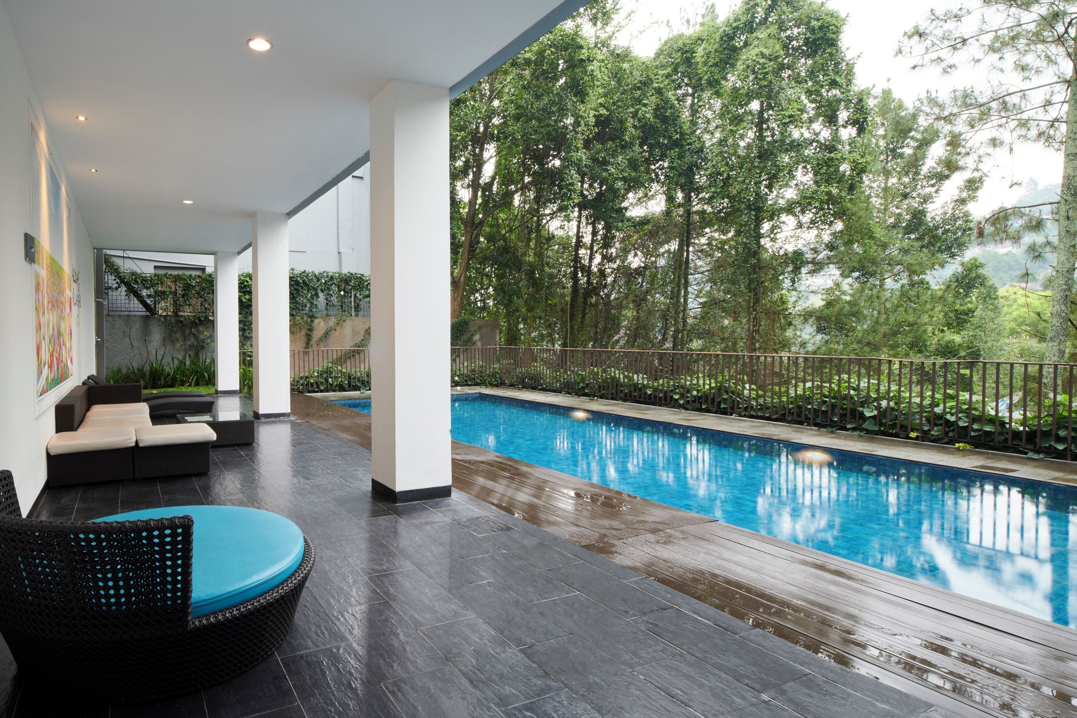 Kolam renang outdoor