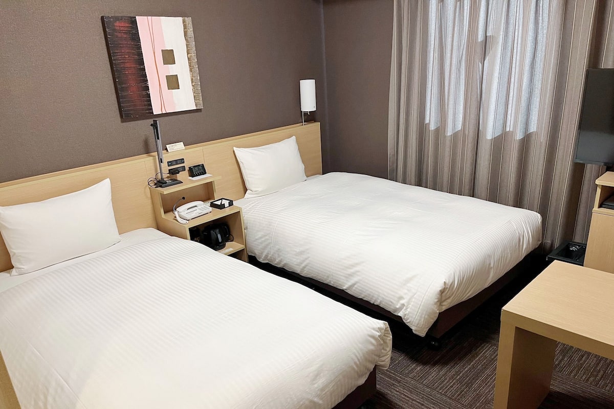 Bureau, Wi-Fi gratuit, draps fournis