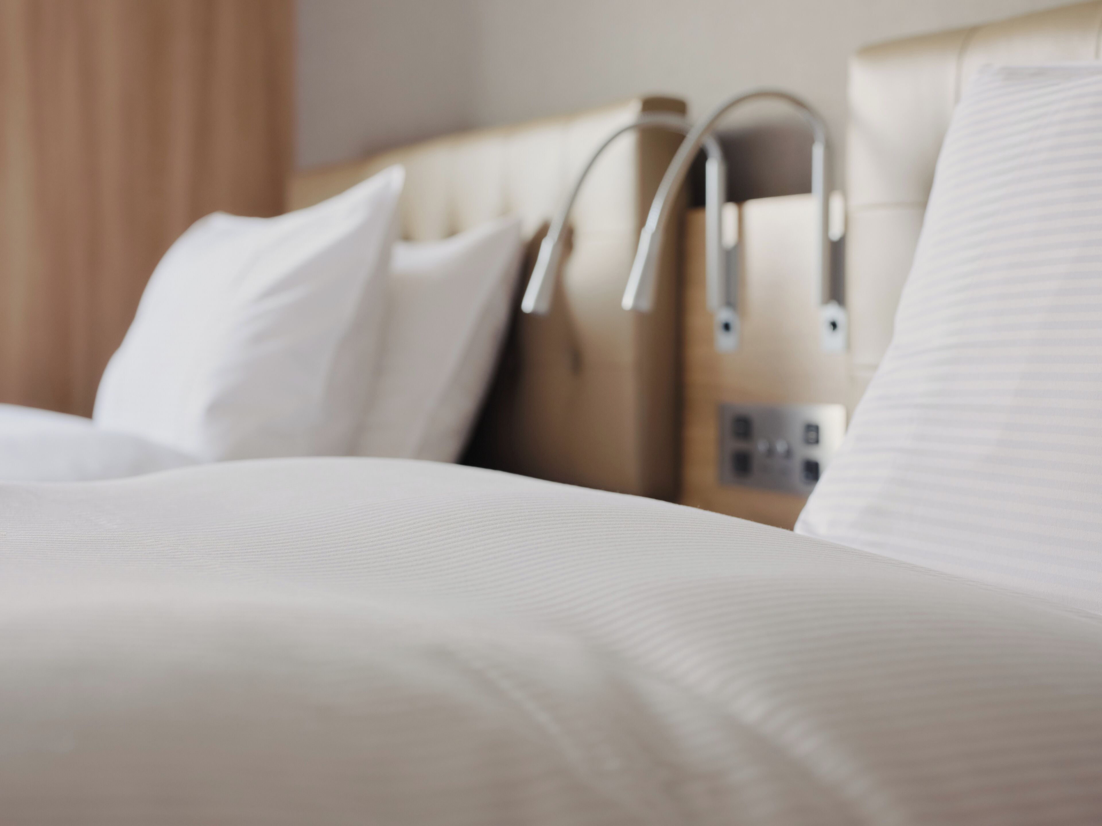 deluxe twin room | in-room safe, desk, iron/ironing board, free wifi