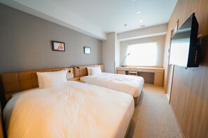 In-room safe, desk, free WiFi, bed sheets - Quintessa Hotel Tokyo Haneda Comic & Books (Tokyo)