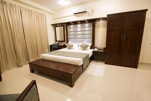 Family Room | Premium bedding, minibar, in-room safe, desk - Grand 7 Hotel Kesbewa (Piliyandala)