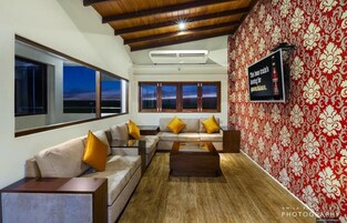 Televisión de pantalla plana, chimenea