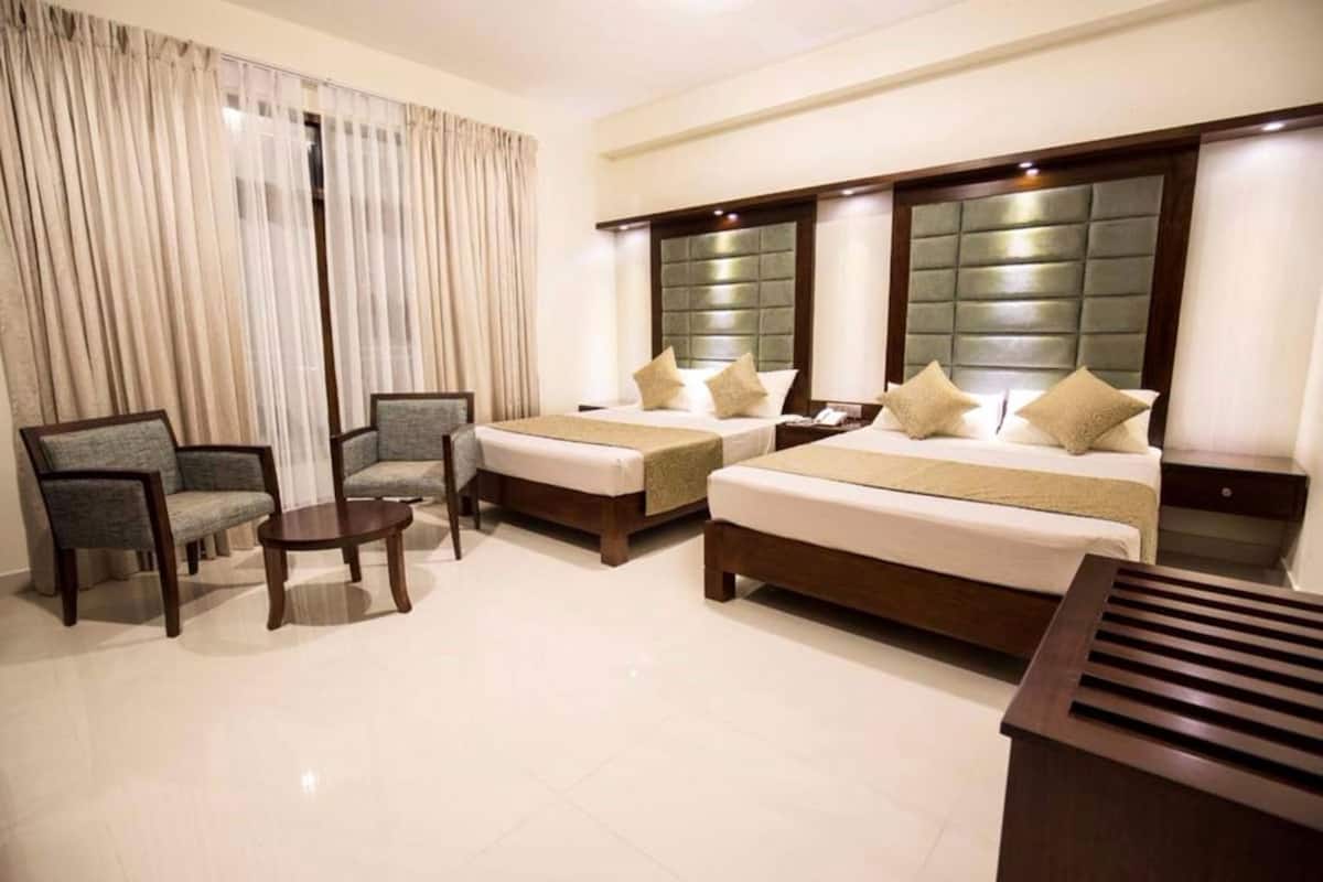 Premium bedding, minibar, in-room safe, desk