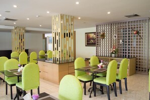 Restaurant - D'Grande Hotel (Batam)