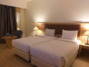 Habitación Deluxe con 2 camas individuales | Internet por cable gratis y ropa de cama 