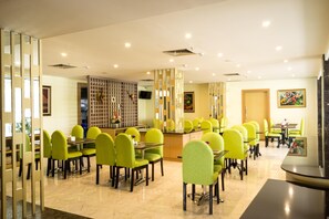 Restaurant - D'Grande Hotel (Batam)