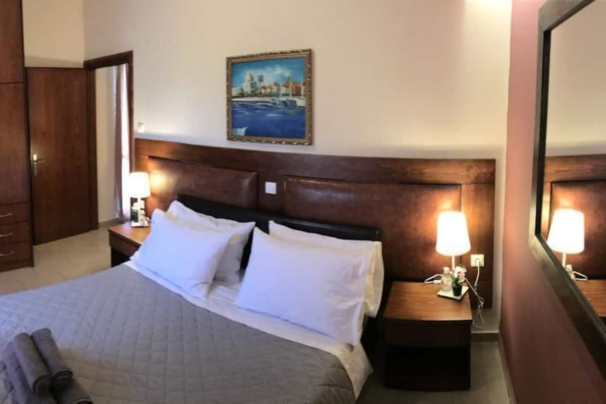 Deluxe Apartment, 1 Bedroom | 1 bedroom, in-room safe, iron/ironing board, free WiFi