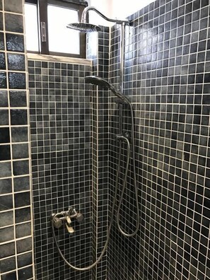 Deluxe Apartment, 2 Bedrooms | Bathroom shower