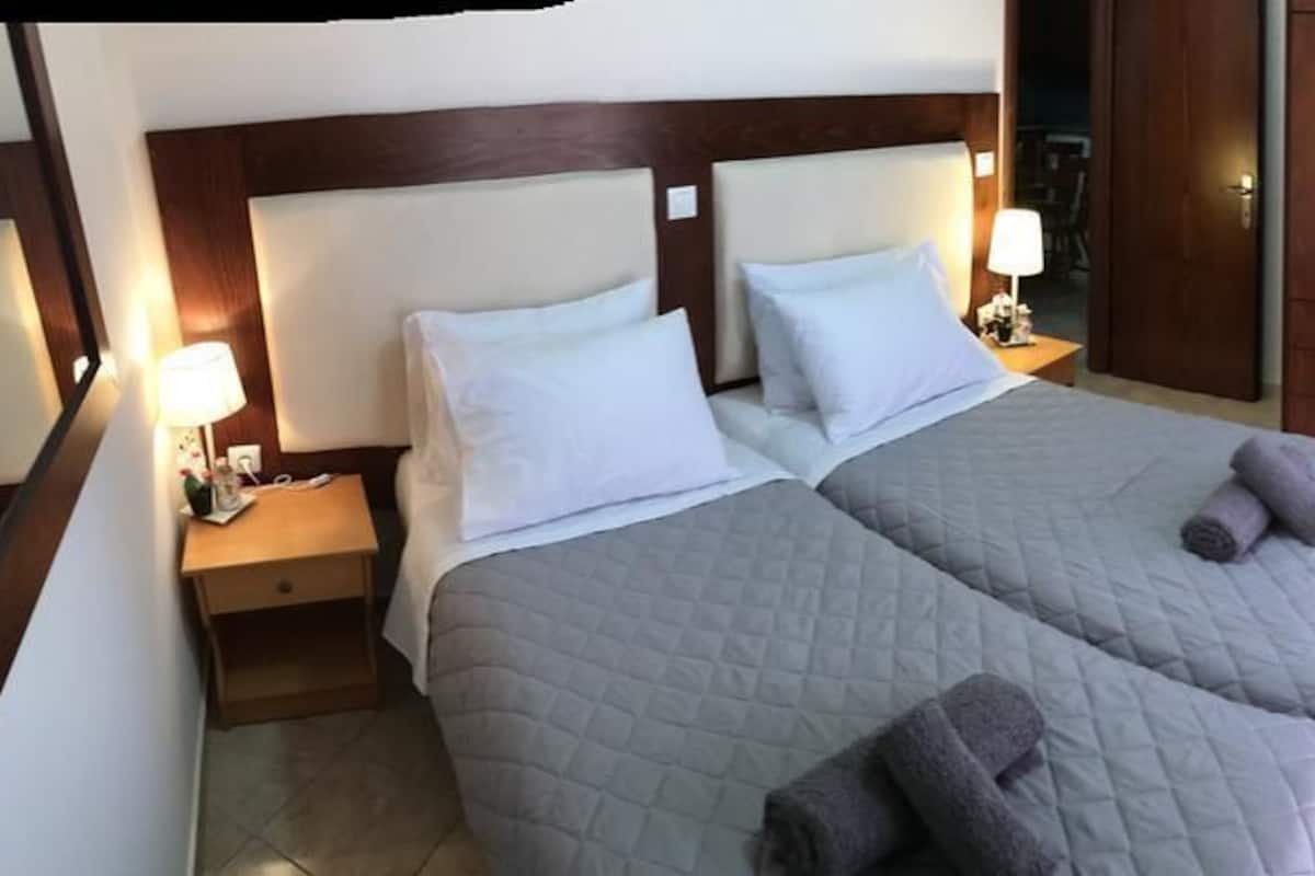 デラックス アパートメント 2 ベッドルーム | 1 室のベッドルーム、セーフティボックス (室内)、アイロン / アイロン台、WiFi (無料)