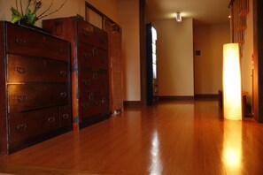 Hallway - Genroku (Kami)